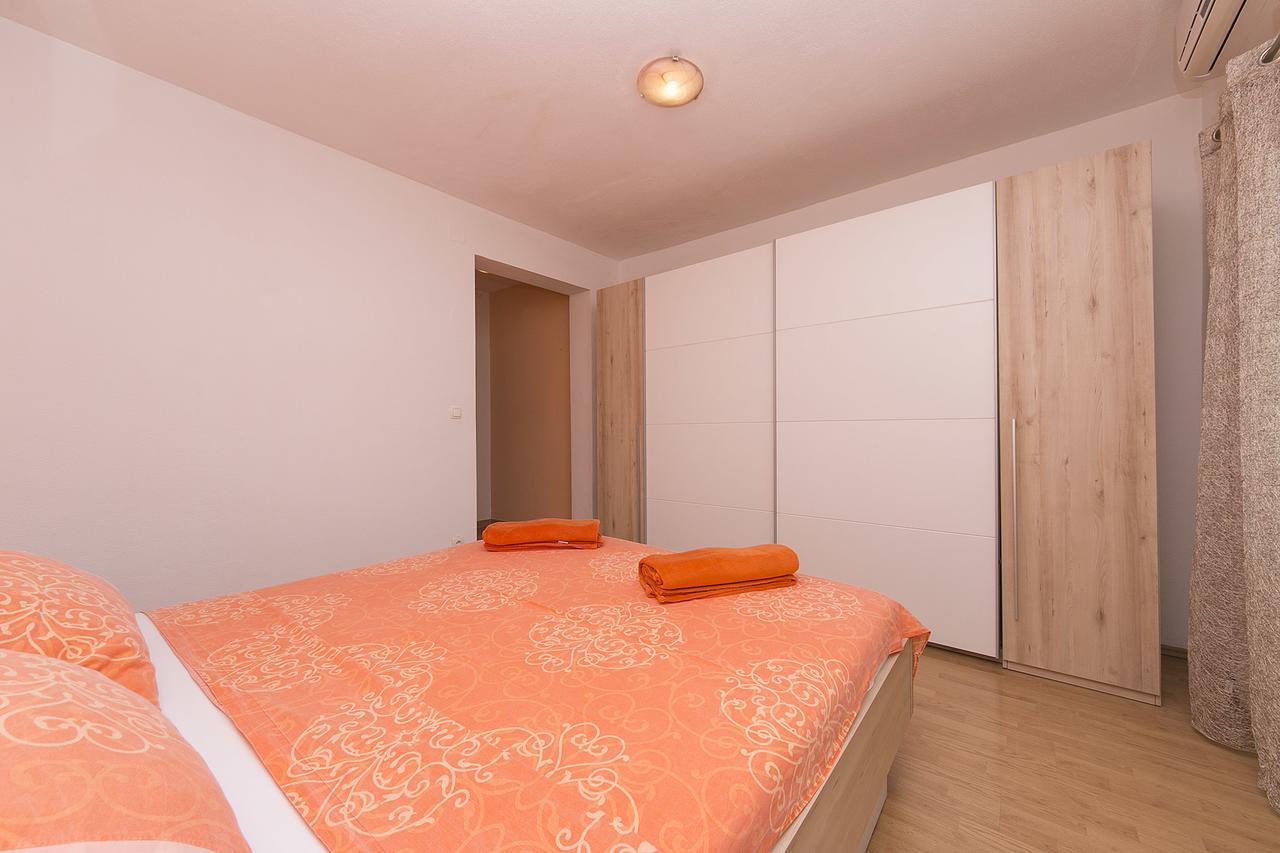 Apartment "San Marino" Baška Voda Exteriör bild